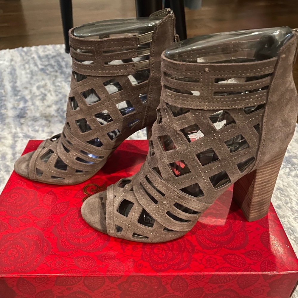 Carlos by Carlos Santana Cage Heels